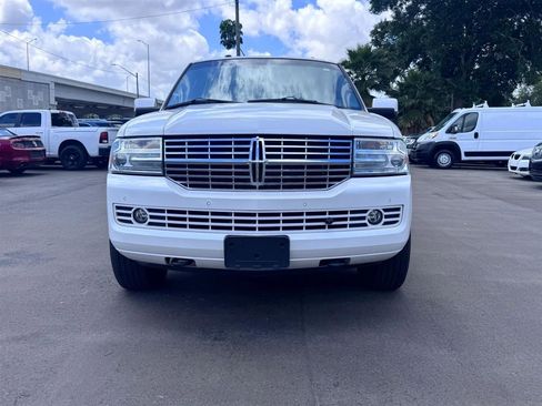 Used 2014 Lincoln Navigator 4WD w/ Equipment Group 101A image 4