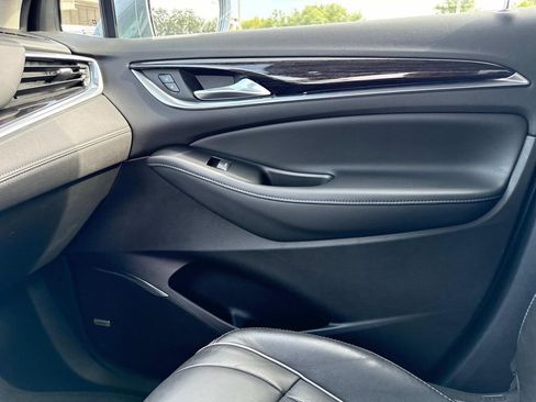 Used 2020 Buick Enclave Avenir w/ Avenir Technology Package image 23
