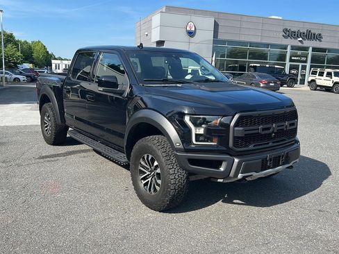 Used 2019 Ford F150 Raptor w/ Equipment Group 802A Luxury AWD/4WD image 7