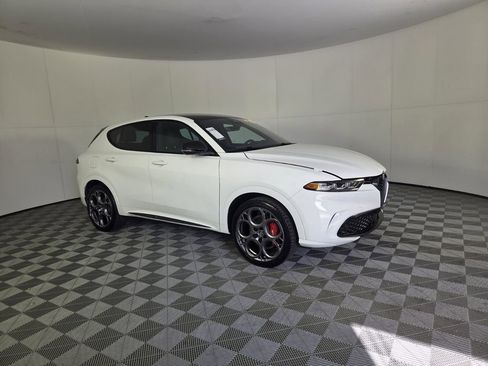 Used 2025 Alfa Romeo Tonale Tributo Italiano AWD/4WD image 2