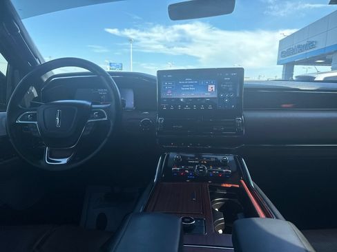 Used 2024 Lincoln Navigator Reserve AWD/4WD image 27