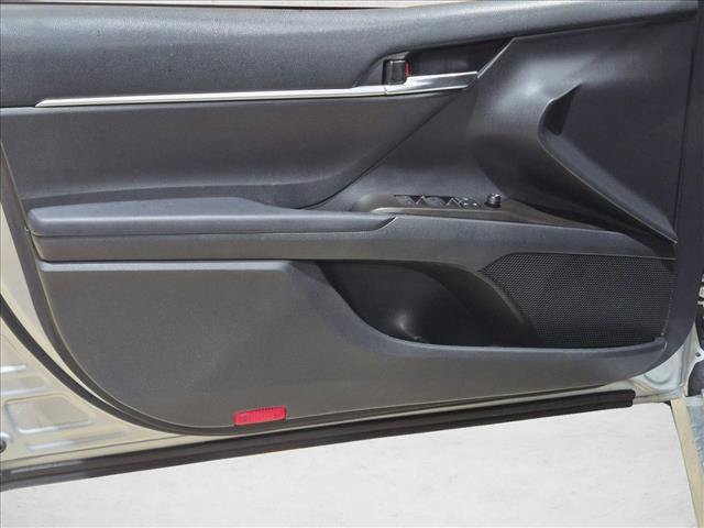 Used 2021 Toyota Camry LE FWD image 10