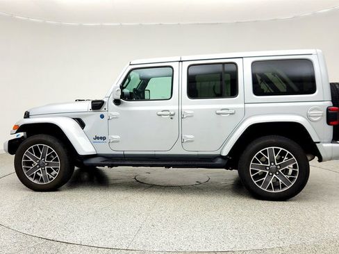 Used 2023 Jeep Wrangler Unlimited Sahara AWD/4WD image 8
