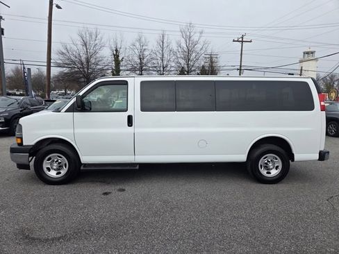 Used 2019 Chevrolet Express 3500 LT w/ LT Preferred Equipment Group image 8