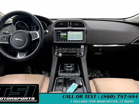 Used 2020 Jaguar F-PACE Prestige image 16
