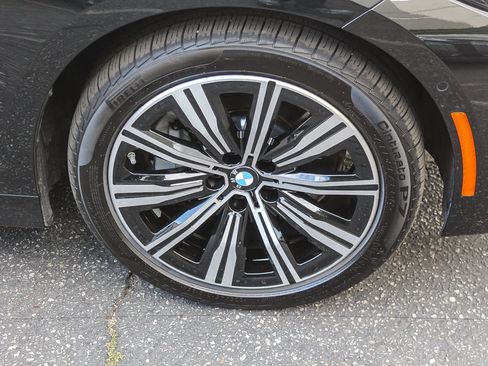 Used 2025 BMW 330i Sedan w/ Premium Package RWD image 9