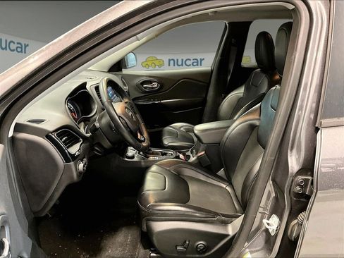 Used 2019 Jeep Cherokee Latitude Plus image 12