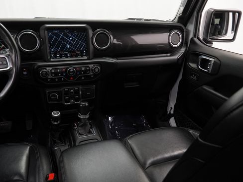 Certified 2022 Jeep Wrangler Unlimited Sahara image 25