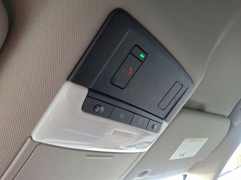 Used 2023 Nissan Rogue SV image 31