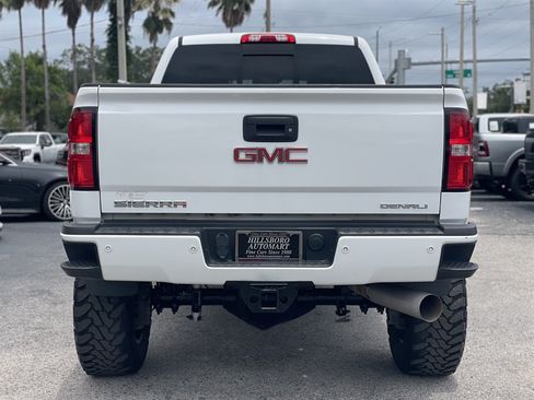Used 2017 GMC Sierra 2500 Denali w/ Duramax Plus Package AWD/4WD image 18