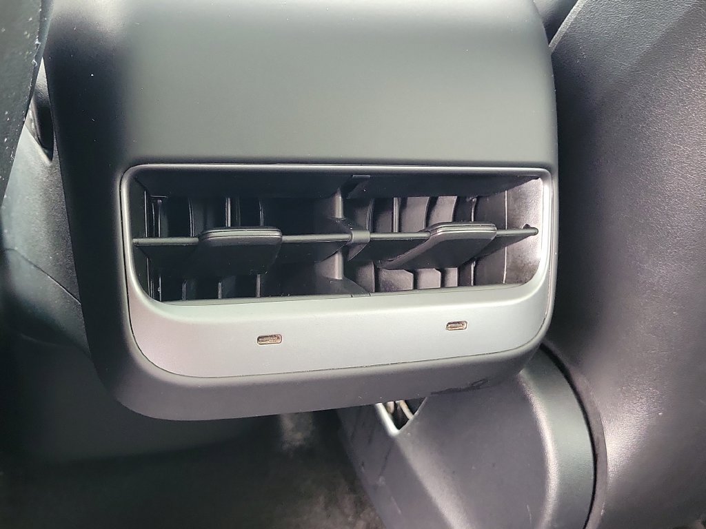 Used 2022 Tesla Model Y Long Range AWD/4WD image 19