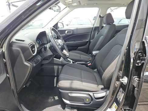 Used 2025 Hyundai Venue SEL FWD image 11