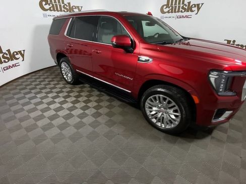 Certified 2023 GMC Yukon SLT w/ SLT Premium Package AWD/4WD image 2