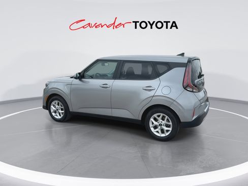 Used 2025 Kia Soul LX w/ LX Technology Package FWD image 6