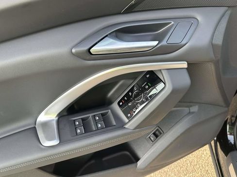 Certified 2025 Audi Q5 Premium w/ Convenience Package AWD/4WD image 19