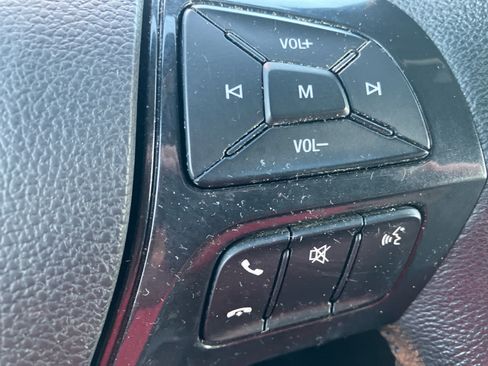 Used 2017 Ford Explorer XLT FWD image 18