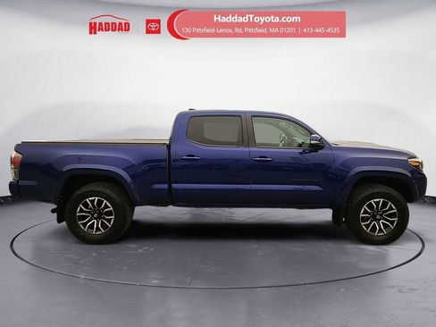 Used 2022 Toyota Tacoma TRD Sport w/ TRD Premium Sport Package AWD/4WD image 7