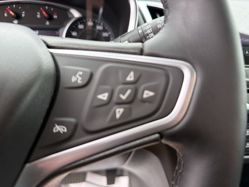 Used 2023 Chevrolet Equinox Premier AWD/4WD image 21