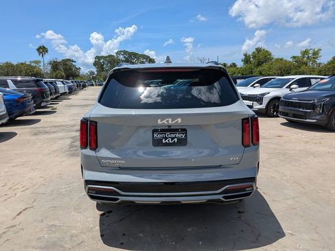 Certified 2023 Kia Sorento SX AWD/4WD image 7