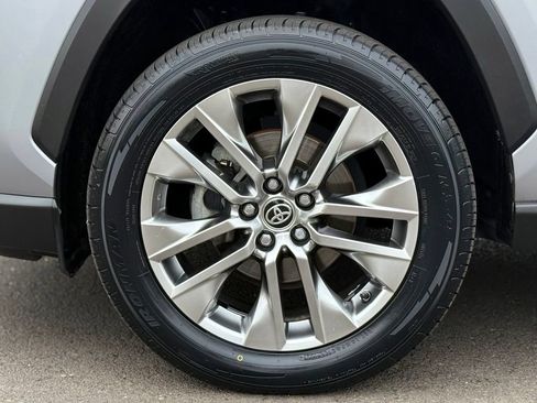Used 2020 Toyota RAV4 Limited AWD/4WD image 9