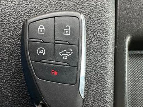 Used 2023 Chevrolet Silverado 1500 LT w/ Z71 Off-Road Package image 39