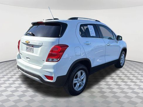 Used 2017 Chevrolet Trax LT w/ LT Convenience Package AWD/4WD image 5