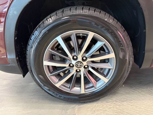Used 2018 Toyota Highlander XLE FWD image 27