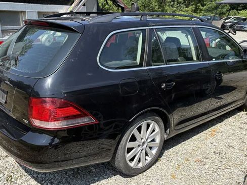 Used 2011 Volkswagen Jetta TDI FWD image 3