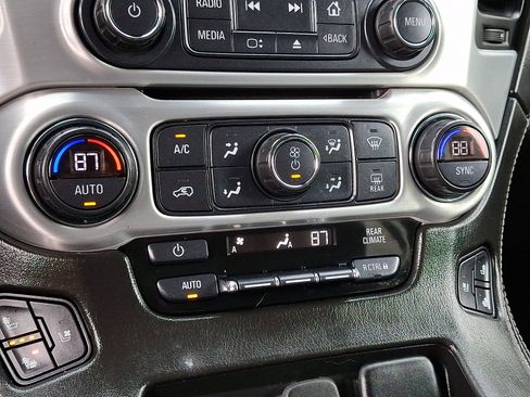 Used 2019 GMC Yukon XL SLT AWD/4WD image 17