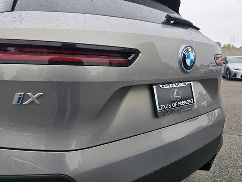 Used 2023 BMW iX xDrive50 w/ Premium Package AWD/4WD image 14