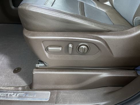 Used 2019 GMC Sierra 1500 Denali w/ Denali Ultimate Package image 15