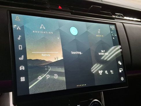 Used 2023 Land Rover Range Rover Long Wheelbase Autobiography image 16