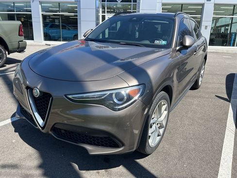 Used 2019 Alfa Romeo Stelvio Ti Sport w/ Quick Order Package 22S Sport image 3