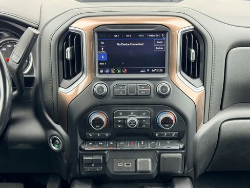 Used 2019 Chevrolet Silverado 1500 High Country w/ Technology Package AWD/4WD image 20