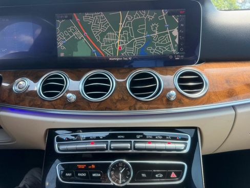Used 2018 Mercedes-Benz E 300 4MATIC image 18
