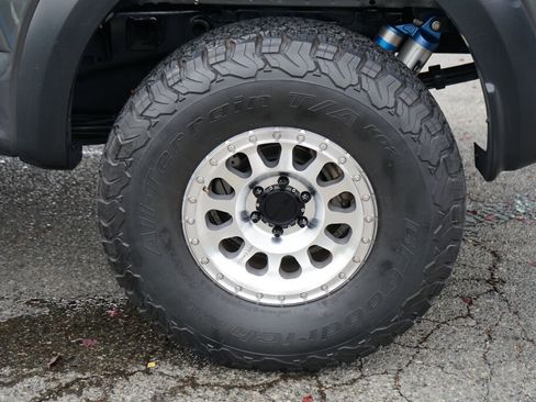 Used 2018 Ford F150 Raptor w/ Equipment Group 802A Luxury image 10