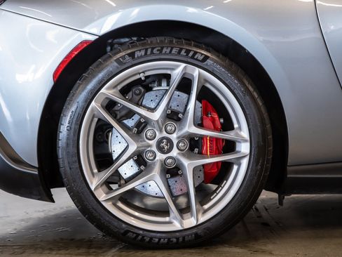 Used 2021 Ferrari Roma RWD image 12