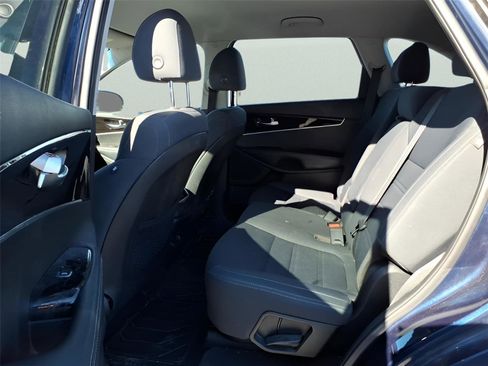Used 2019 Kia Sorento LX image 13