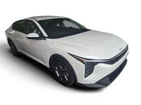 Used 2025 Kia K4 FWD image 1