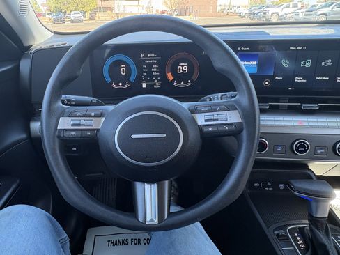 Used 2025 Hyundai Kona SE image 21