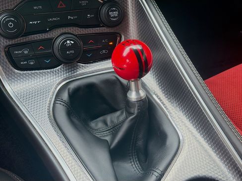 Used 2017 Dodge Challenger SRT Hellcat RWD image 13