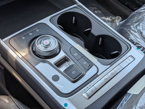 New 2026 Kia Carnival LXS FWD image 25