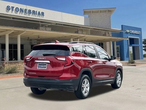 Used 2022 GMC Terrain SLE w/ Driver Convenience Package image 5