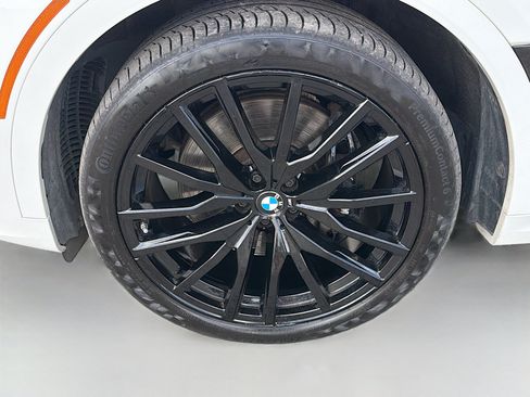 Used 2021 BMW X7 M50i w/ Dynamic Handling Package AWD/4WD image 44
