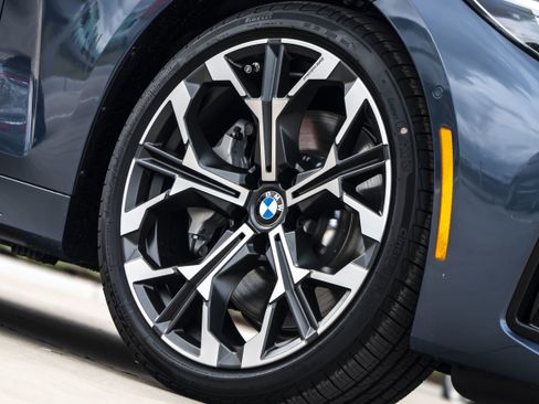 Used 2025 BMW 430i Coupe w/ M Sport Package image 7