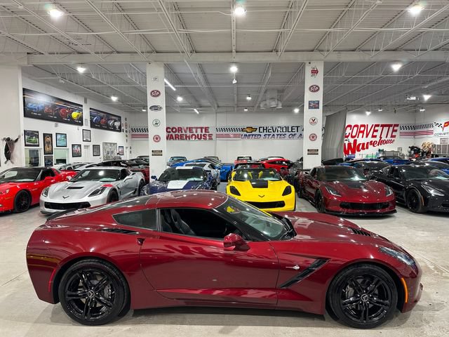 Used 2017 Chevrolet Corvette Stingray Coupe w/ 1LT RWD image 3