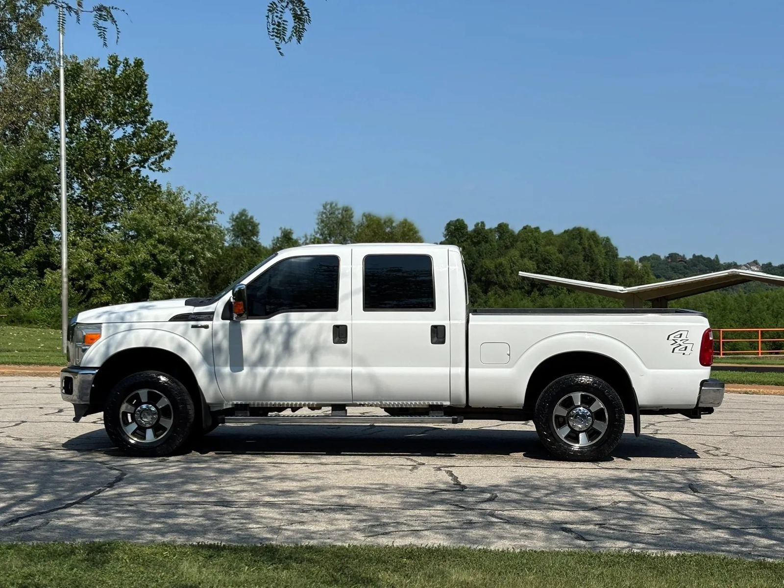 Used 2016 Ford F250 XL w/ Power Equipment Group AWD/4WD image 9