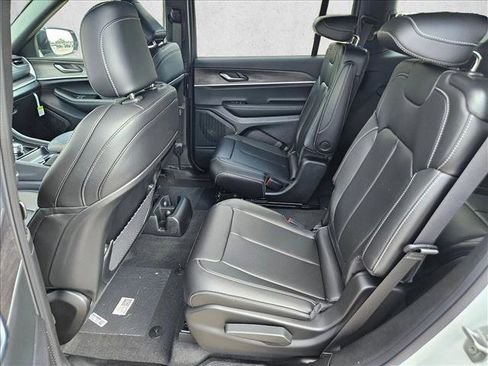 New 2025 Jeep Grand Cherokee L Limited image 16