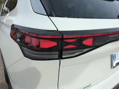 New 2026 Volkswagen Tiguan SEL R-Line image 18