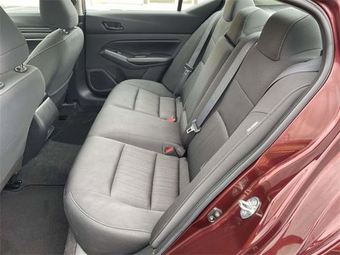 Used 2025 Nissan Altima 2.5 SV image 8